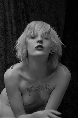 Renardienne / Nude  Fotografie von Fotograf Robert Wendel ★2 | STRKNG