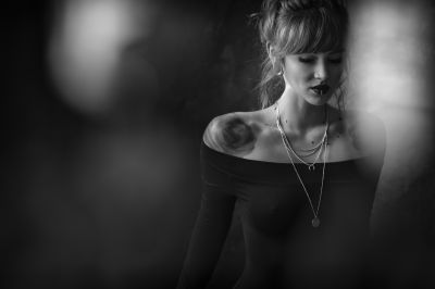 Glitzervorhang / Portrait  photography by Photographer Piet.Sommer ★14 | STRKNG