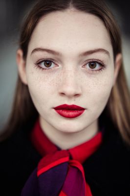 Miriam / Portrait  photography by Photographer René Schröder ★1 | STRKNG