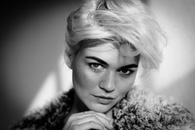 Louisa / Portrait  photography by Photographer Oliver Fischer ★8 | STRKNG