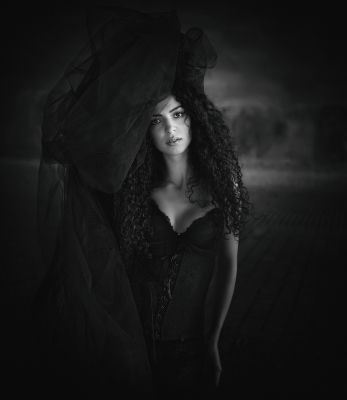 Nesli Dame / Portrait  Fotografie von Fotograf Thomas Pietrowski ★1 | STRKNG