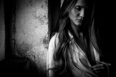 Dreaming / Portrait  Fotografie von Fotograf Lutz Zipser - 27eins ★2 | STRKNG