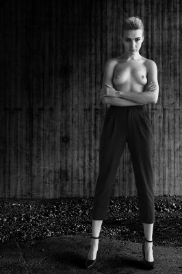 strict / Nude  Fotografie von Fotograf Walter Eckardt ★8 | STRKNG