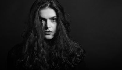 Vlada 2 / Portrait  photography by Photographer Markus Steinhoff | STRKNG