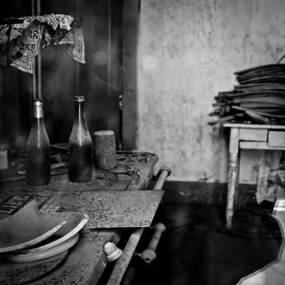 What is left / Schwarz-weiss  Fotografie von Fotograf Udo Klinkel ★1 | STRKNG