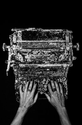 write me a letter / Schwarz-weiss  Fotografie von Fotograf fotoforti ★2 | STRKNG