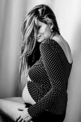 The age of mother / Portrait  photography by Photographer Zuzana Krajci | STRKNG