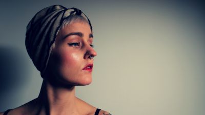 THE ART OF BLUSHING / Portrait  photography by Photographer Kristian Andersen | STRKNG