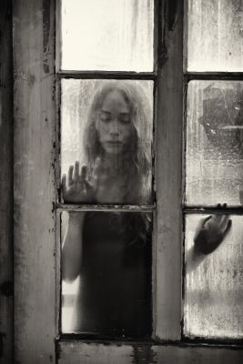 Behind the window / People  photography by Photographer Dieter Kunzke (www.kunzke-photography.de) ★2 | STRKNG