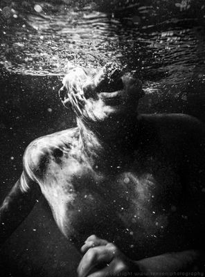 RAUSCH / Black and White  photography by Photographer RENSEN ★14 | STRKNG