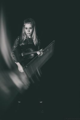 Young Virtuoso / Menschen  Fotografie von Fotograf FraBo | STRKNG