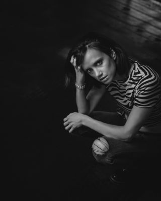 Out of the dark / Portrait  photography by Photographer Marcus Frank ★1 | STRKNG