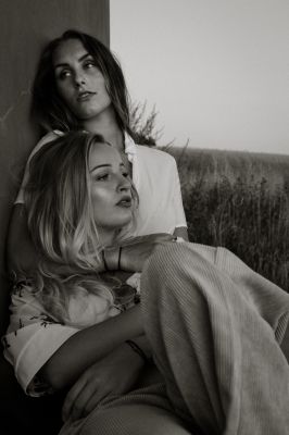 Friends / Portrait  photography by Photographer Tobias Ockert ★1 | STRKNG