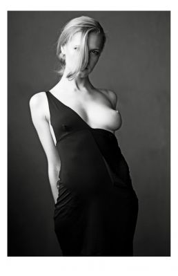 The look / Nude  photography by Model Nebula Andromeda ★48 | STRKNG