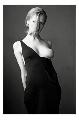 The look / Nude  Fotografie von Model Nebula Andromeda | STRKNG