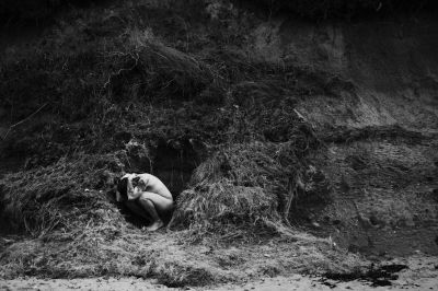 escape - hide / Black and White  photography by Photographer photomie ★2 | STRKNG
