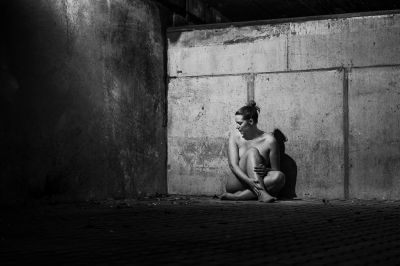 Concrete and softness / Nude  Fotografie von Fotograf Trolle | STRKNG