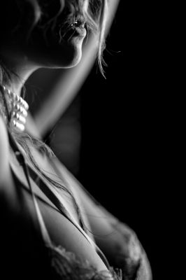 Schwarz-weiss  Fotografie von Model peculiar.mind ★31 | STRKNG