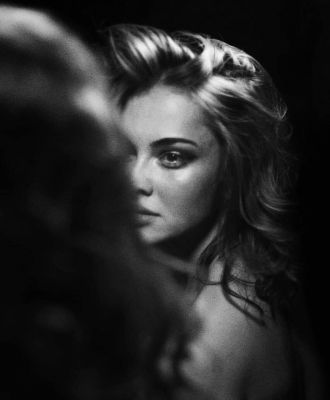 Schwarz-weiss  Fotografie von Model peculiar.mind ★31 | STRKNG