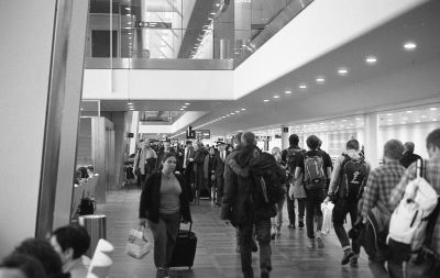 Aeroport / Street  photography by Photographer Fuketsuna Mahōtsukai | STRKNG