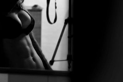 Mirror / Schwarz-weiss  Fotografie von Fotograf Jiří Kois ★12 | STRKNG