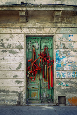 ET finds a home in Montevideo / Street  Fotografie von Fotograf Joe Hogan ★4 | STRKNG