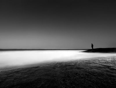 lonley / Schwarz-weiss  Fotografie von Fotograf Karim bouchareb ★17 | STRKNG