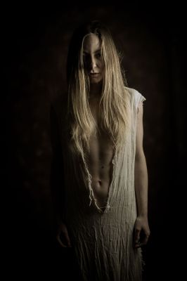 Aurora / Portrait  Fotografie von Fotograf Dave Hunt ★3 | STRKNG