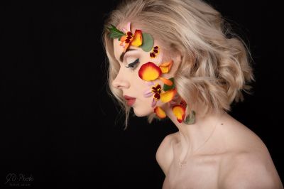 Free ? / Portrait  photography by Photographer AD-Photo | STRKNG