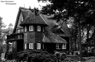 Ostsee-Villa / Black and White  photography by Photographer Hans Hermanns | STRKNG