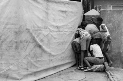 Underage / Fotojournalismus  Fotografie von Fotograf Karabo Mooki ★1 | STRKNG
