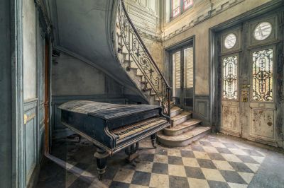 The sound of silence / Lost places  Fotografie von Fotograf Michael Schwan ★1 | STRKNG