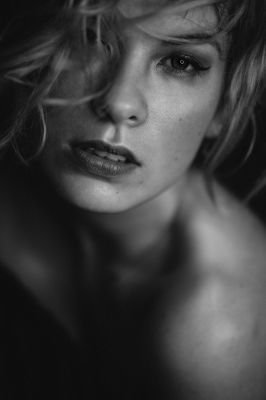 Katharina / Portrait  Fotografie von Fotograf Alexander Hopp ★3 | STRKNG