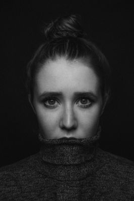 Alina / Portrait  photography by Photographer Tim Scharner ★2 | STRKNG