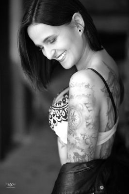 The Smile - I never forget / Schwarz-weiss  Fotografie von Fotograf Clawimages | STRKNG