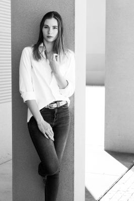 Antonia (2023) / Black and White  photography by Photographer René Greiner Fotografie ★3 | STRKNG