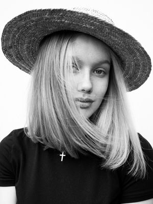 "Jasmin" (2025) - 99 PORTRAITS / 2025-07-13 "Jasmin" (2025) - 99 PORTRAITS / Portrait photography by Photographer René Greiner Fotografie ★5 | STRKNG