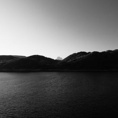 havet (norge, 2023, No. 11) / Schwarz-weiss  Fotografie von Fotograf René Greiner Fotografie ★3 | STRKNG