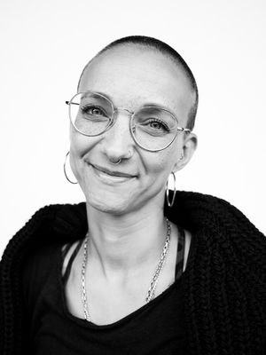 "Carmen" (2025) - 99 PORTRAITS / 2025-07-31 "Carmen" (2025) - 99 PORTRAITS / Portrait photography by Photographer René Greiner Fotografie ★5 | STRKNG