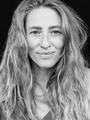 "Katharina" (2025) - 99 PORTRAITS / 2025-07-20 "Katharina" (2025) - 99 PORTRAITS / Portrait Fotografie von Fotograf René Greiner Fotografie ★5 | STRKNG