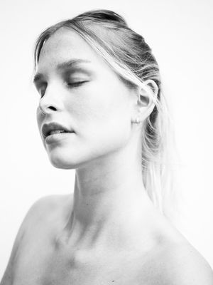 &quot;Alica&quot; (2025) - 99 PORTRAITS / Portrait  photography by Photographer René Greiner Fotografie ★5 | STRKNG