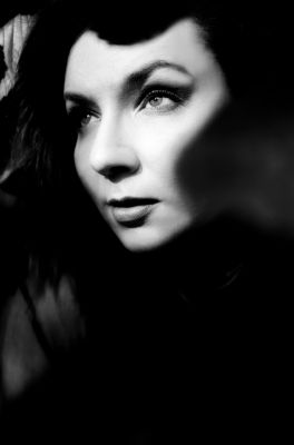 Like Film Noir / Portrait  photography by Model Mina Massani | STRKNG