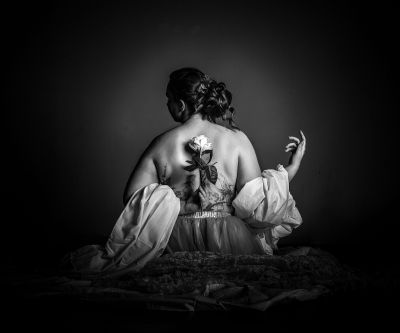 The Rose / Black and White  photography by Model Mina Massani ★1 | STRKNG