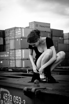 industrial beauty // Kim / Portrait  Fotografie von Fotograf Boris Bethge ★29 | STRKNG