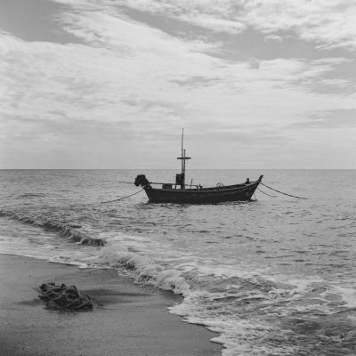 Stranded / Black and White  photography by Photographer JDT | STRKNG