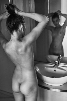 Im Spiegel / Nude  photography by Photographer Dirk Rohra ★25 | STRKNG