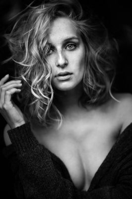 Jana / Portrait  photography by Photographer Seven Seconds ★5 | STRKNG