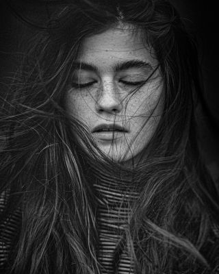 Lara / Portrait  photography by Photographer Falko Matte ★10 | STRKNG