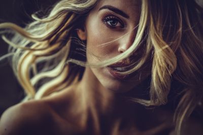 Beba / Portrait  photography by Photographer Grischa Georgiew ★2 | STRKNG