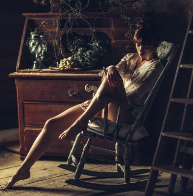 Lucy / People  photography by Photographer Grischa Georgiew ★2 | STRKNG